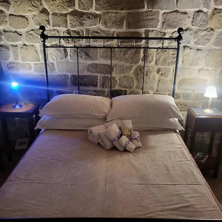 Antico Borgo Di Fabbrica